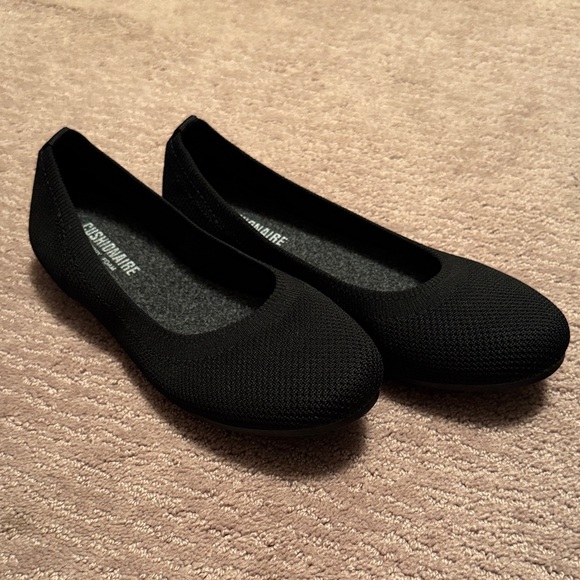 Cushionaire Women's Black Loafers - Picture 5 of 5